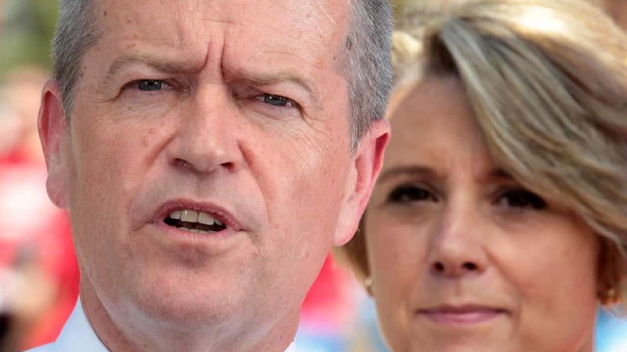 Kristina Keneally (r) Bill Shorten at Ryde East public school.