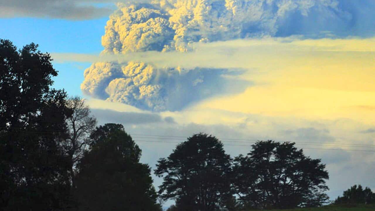 chile_volcano_110605_B_aap_1437909658
