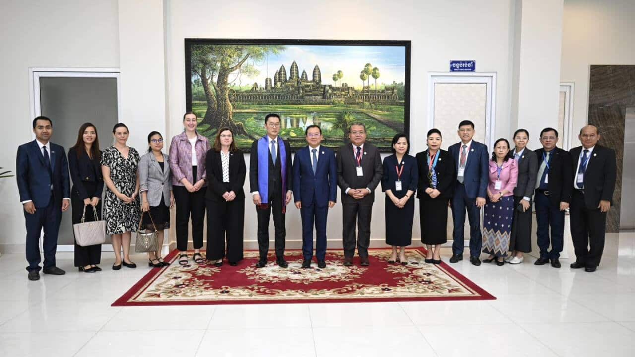 Meeting between Australian Embassador and Cambodia Ministry of Health.jpg