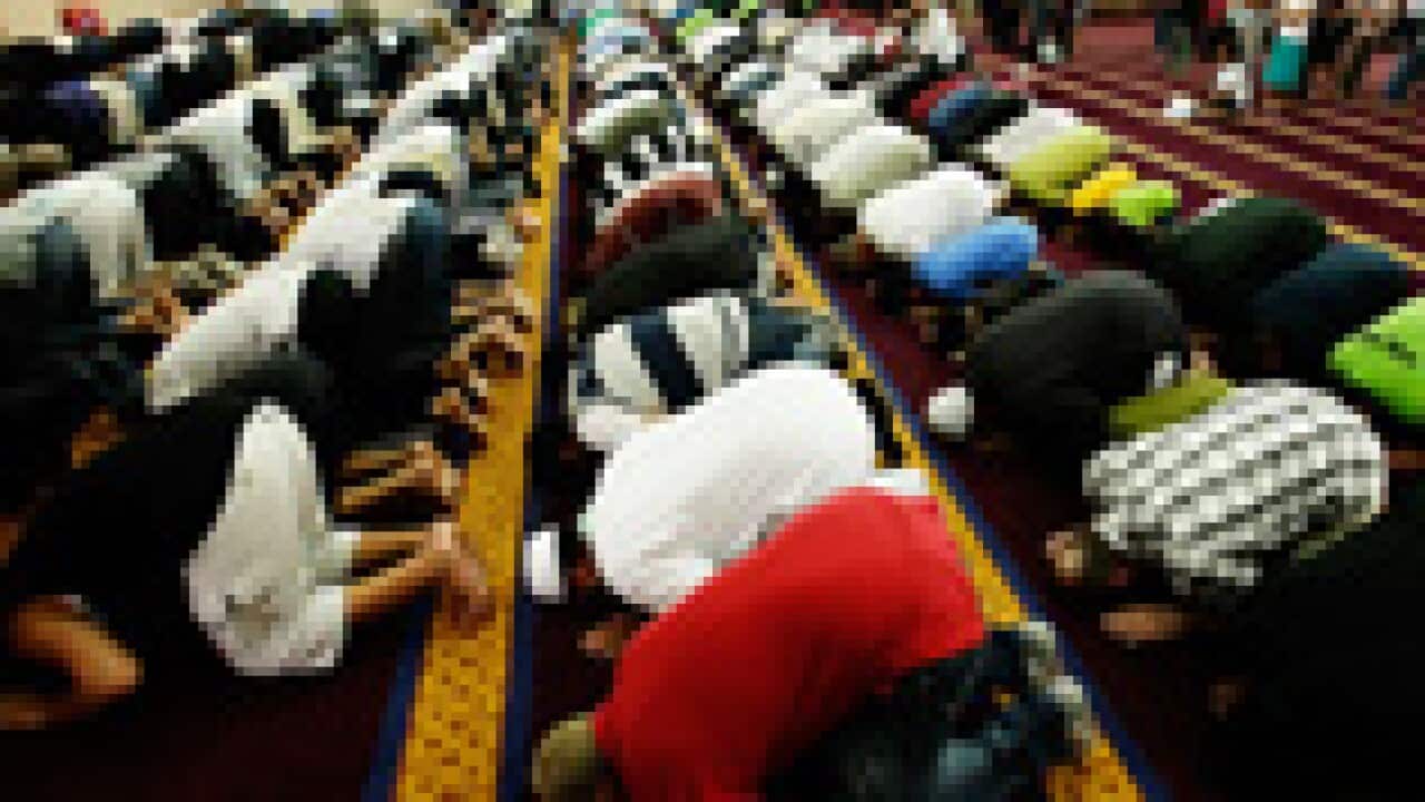 lakembamosque_s_100414_getty_15786410