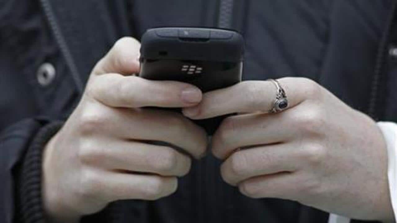 verifone-sees-smartphones-driving-mobile-824808452-large.jpg