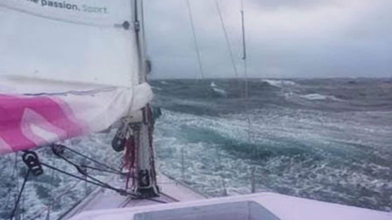 jessica_watson_yacht_waves_100125_PrImage_B_AAP_141390487