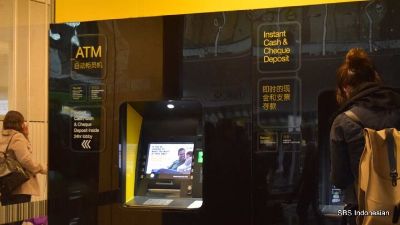 Commonwealth Bank ATM, Swanston Street, Melbourne.