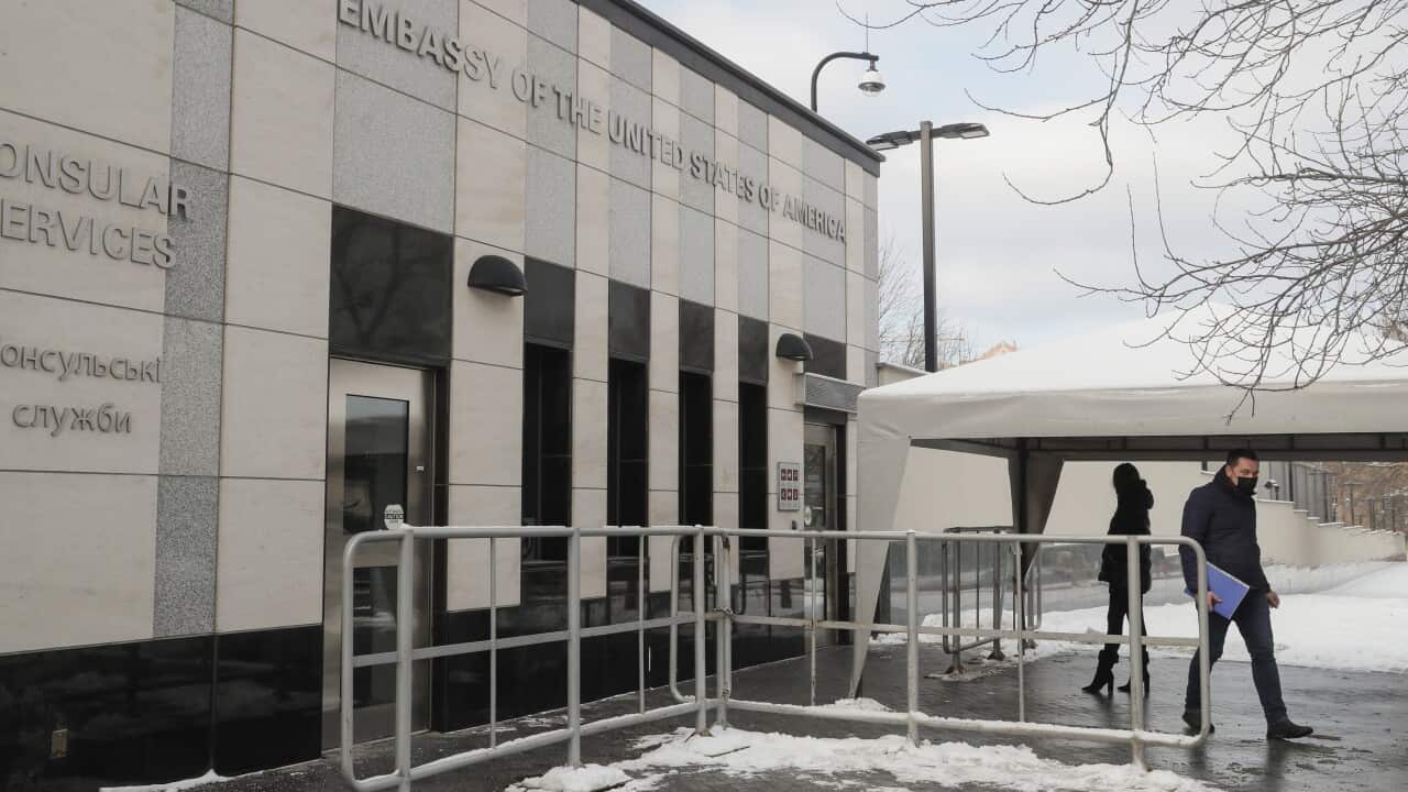 由於烏克蘭局勢緊張,澳洲聯邦政府亦已宣佈撤走駐烏克蘭的外交官員及其家屬。