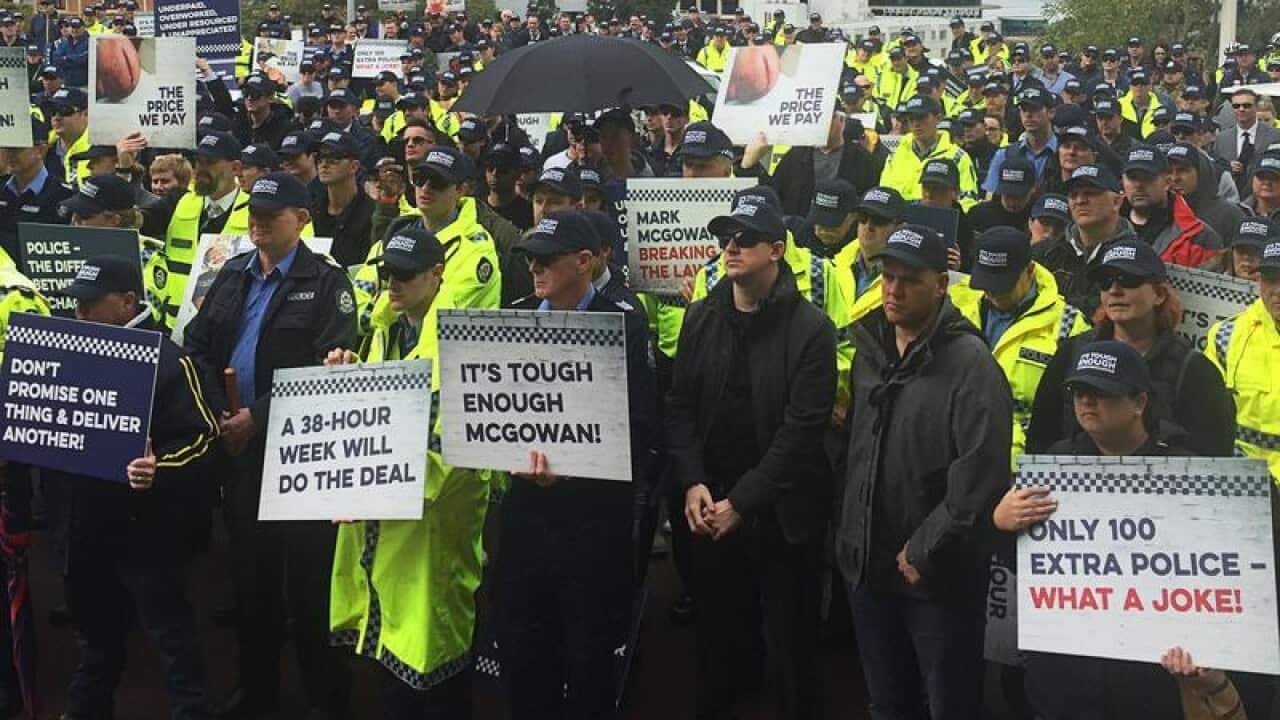 West Australian police officers protest over pay