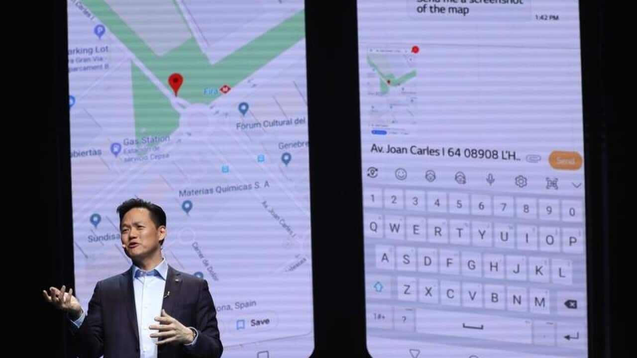 Frank Lee of LG Electronics presenting the new LG V50 ThinQ