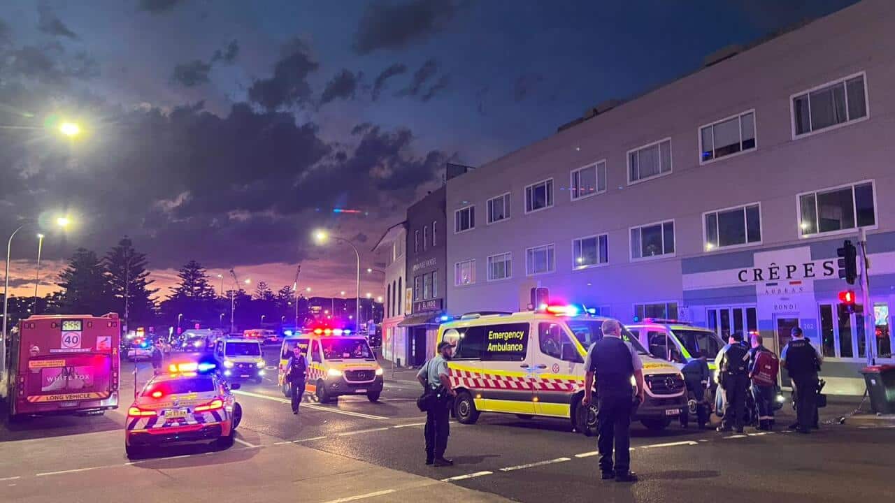 三位親歷者向 SBS 廣東話憶述,如何在邦迪海灘恐襲發生時,聽到槍聲後分散逃生。