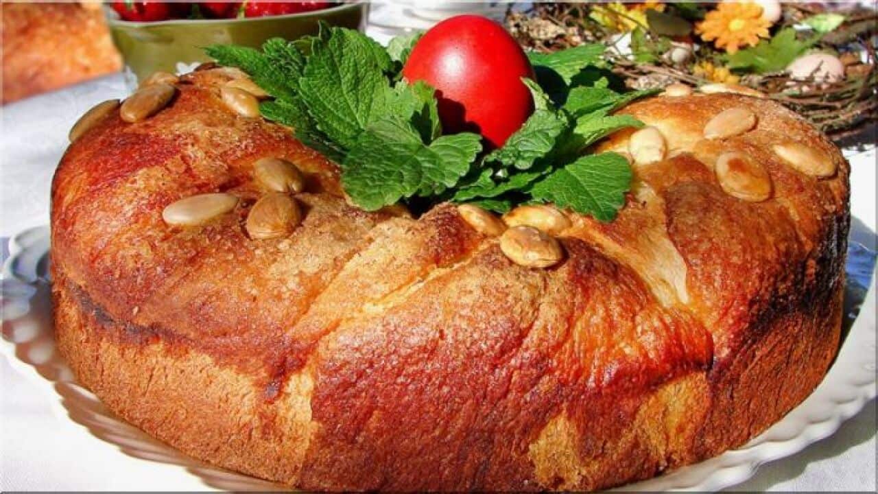 Според една от историческите версии родината на козунака е Франция, а негов създател е местен хлебар през ХVII в.