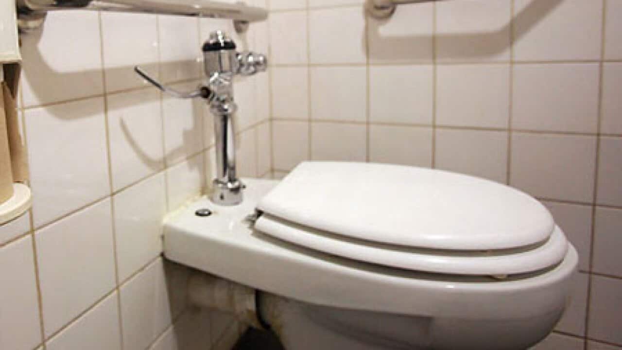 toilet_3011_B_getty_2014739092