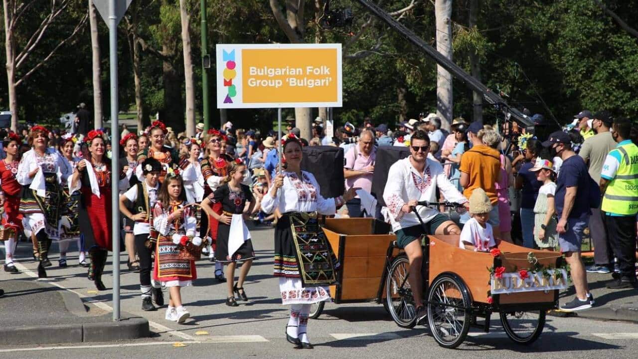 Фолк група 'Българи' на парада Мумба в Мелбърн.