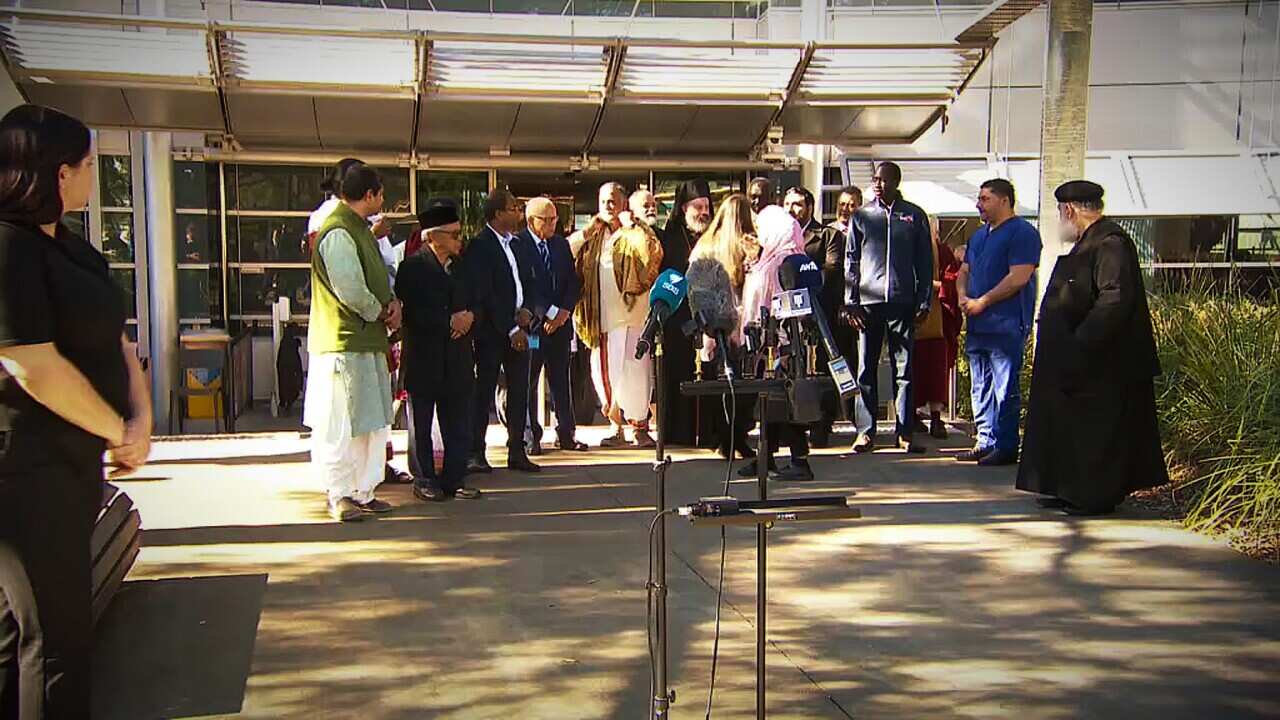 Religious and multicultural leaders gather to get their COVID vaccinations (SBS)