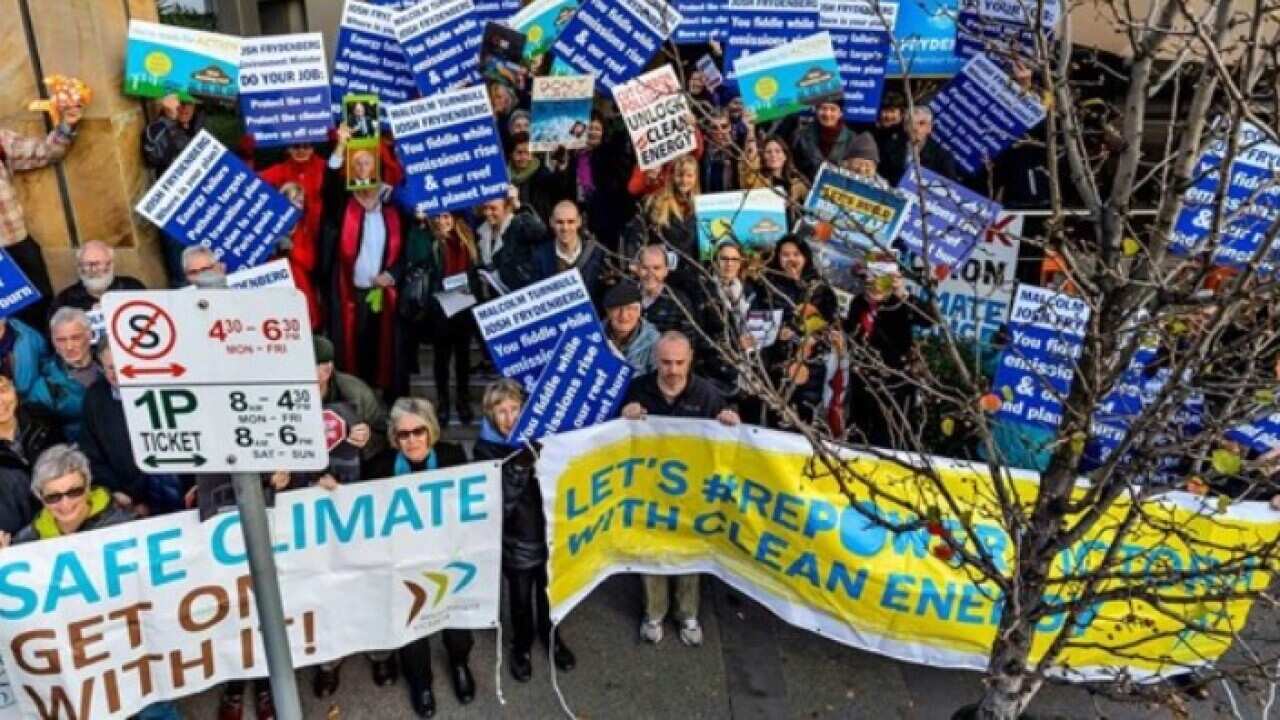 Anica Niepraschk organisiert in Australien Demos gegen die Kohle und den Uranbergbau.