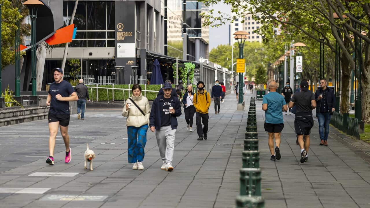 ساکنان ملبورن در حال ورزش و قدم زدن در منطقه ساوتبنک