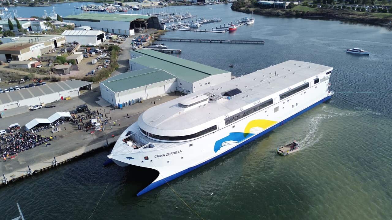BATTERY POWERED SHIP LAUNCH