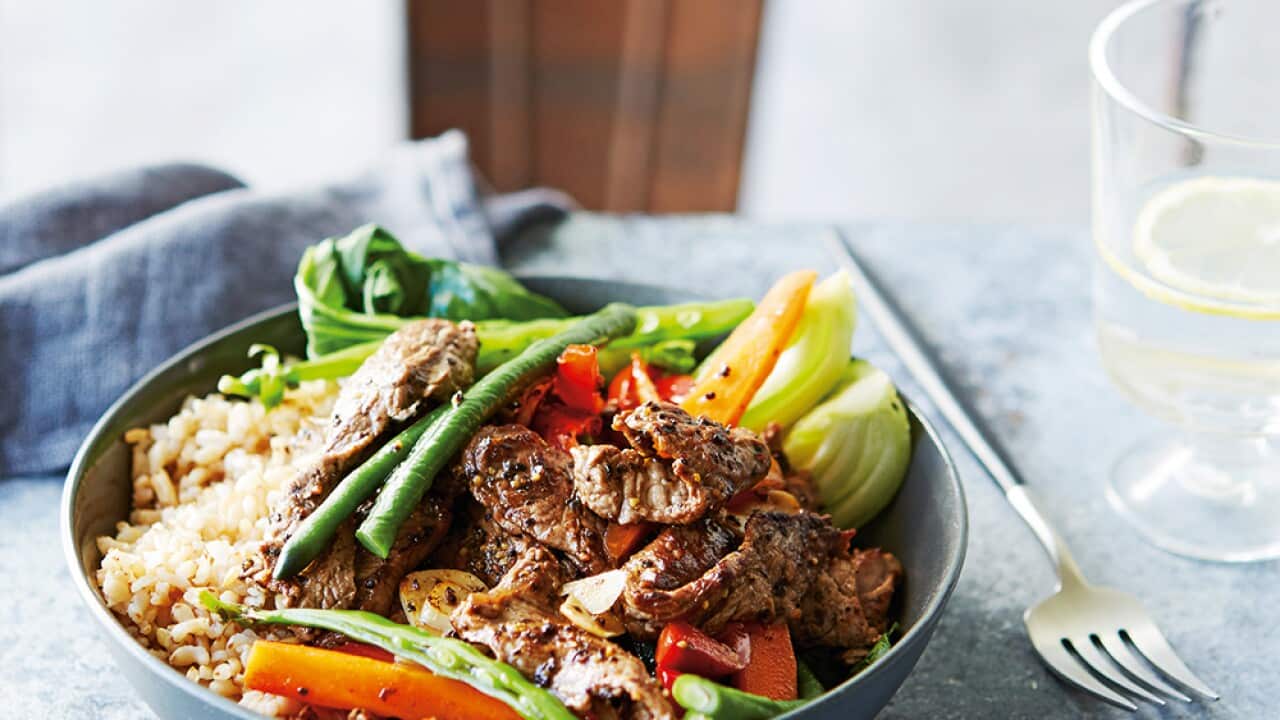 Garlic, lime and black pepper beef stir-fry