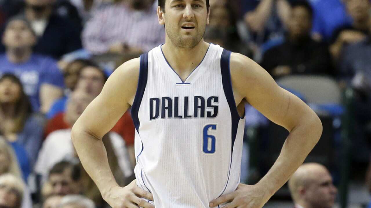 Dallas Mavericks center Andrew Bogut
