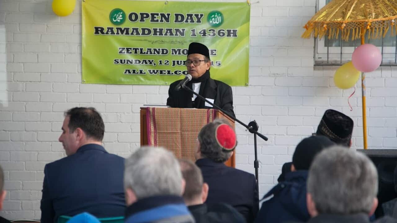 Dr Amin Hady delivering speech at Ramadhan Open Day at Zetland mosque in NSW.