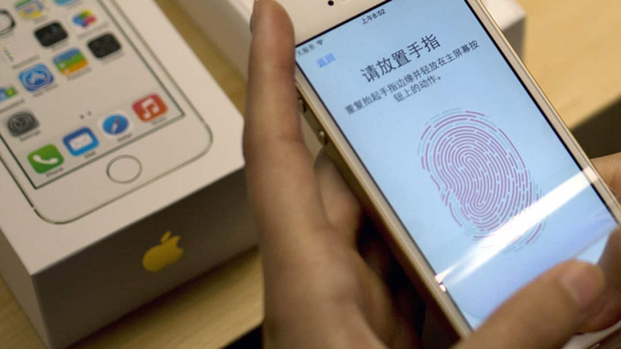 Fingerprint scanner technology built into iPhone 5S