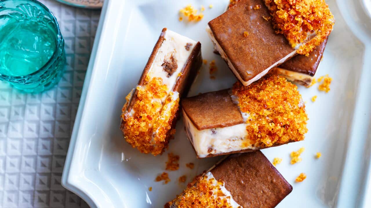 Gingerbread cookie dough ice-cream sandwiches with praline