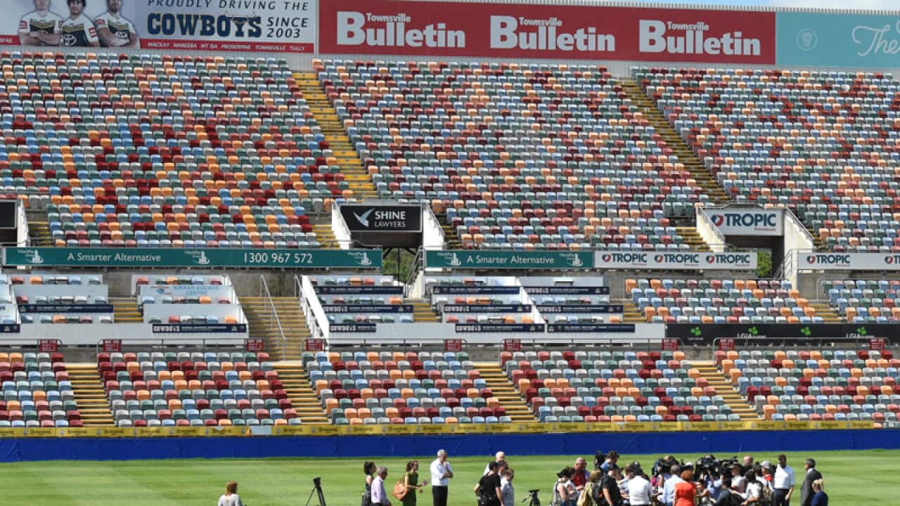 Bill Shorten at 1300 Smiles Stadium