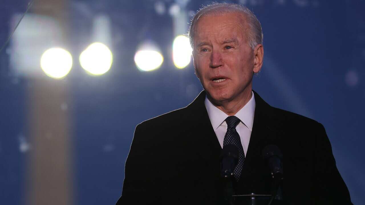 Joe Biden and Kamala Harris have held a memorial for the hundreds of thousands of people who have died due to the coronavirus pandemic.