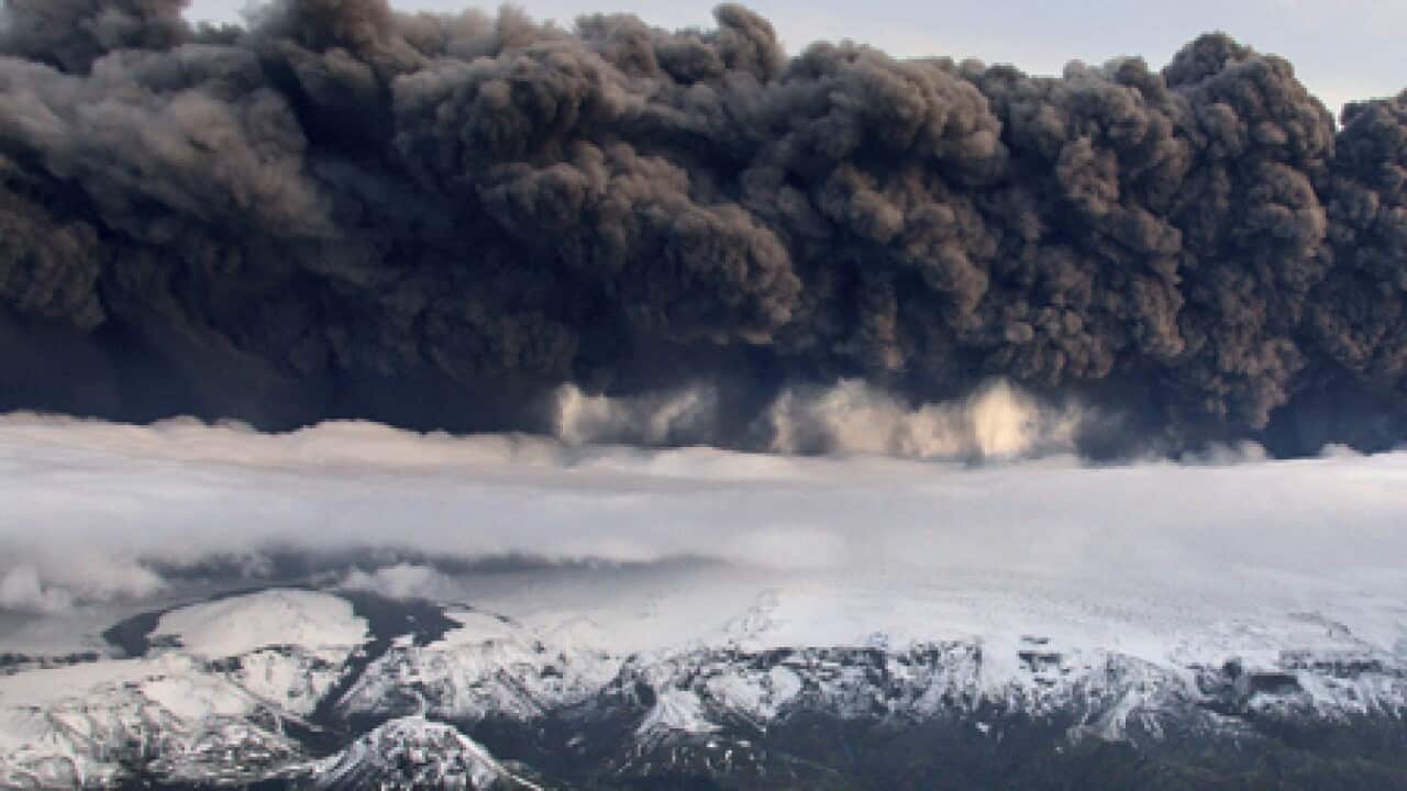 volcano_ash_100416_L_aap_1714636844