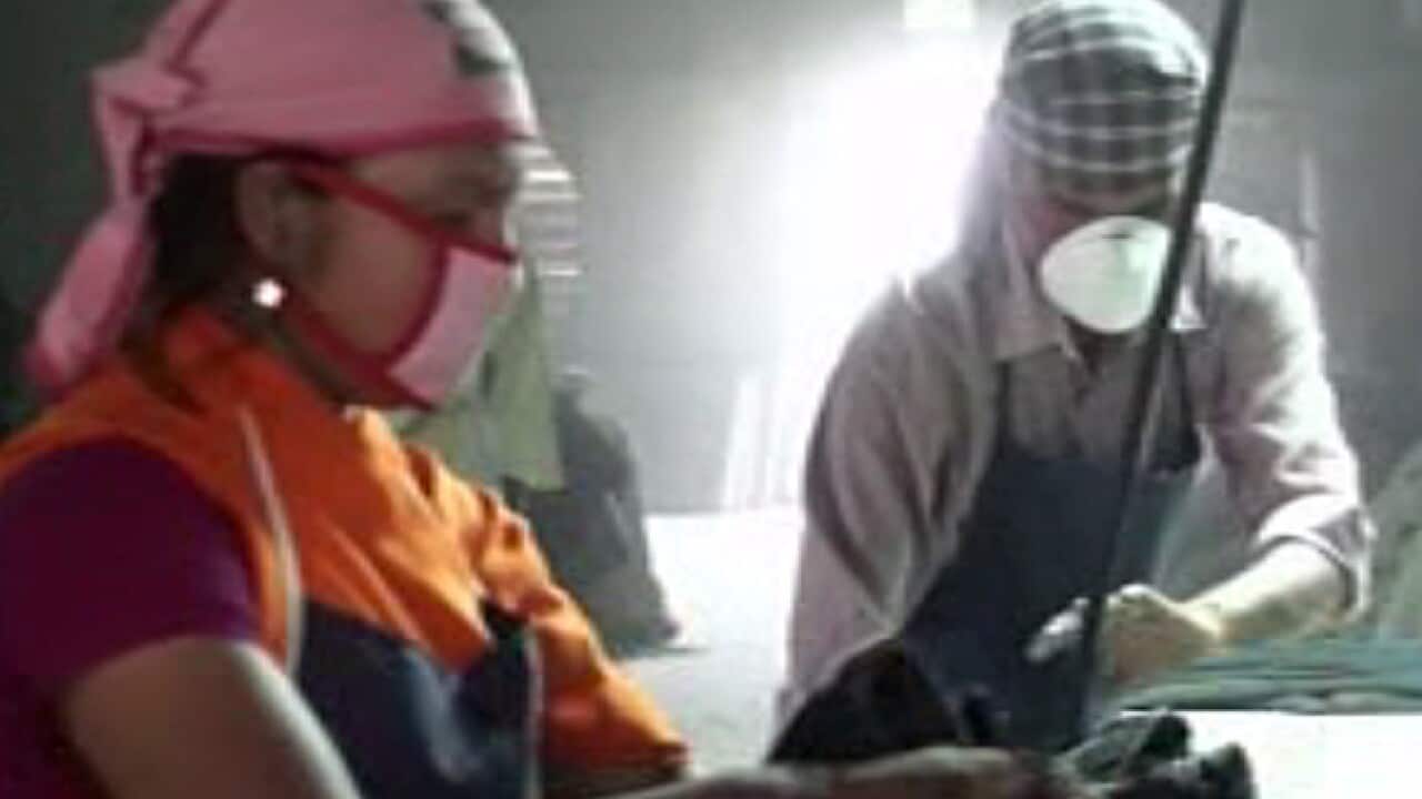 jeans_sandblasting_L_110908_sbs_1090759923