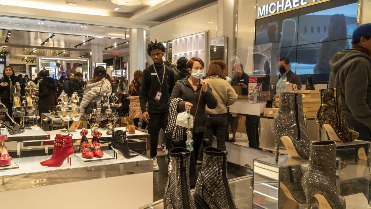 NY: Theyre b-a-a-a-a-ck, shoppers celebrate Black Friday in New York