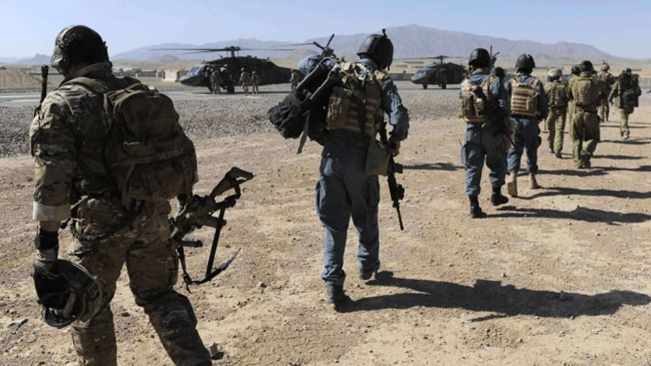 oruzgan_aus_soldiers_120904_b_aap_615188641