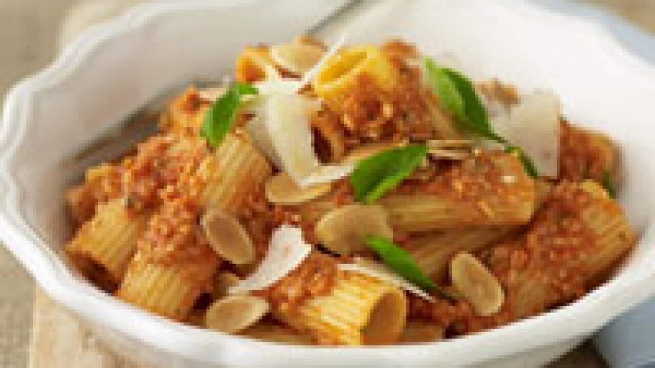 Rigatoni with almond, tomato and basil sauce