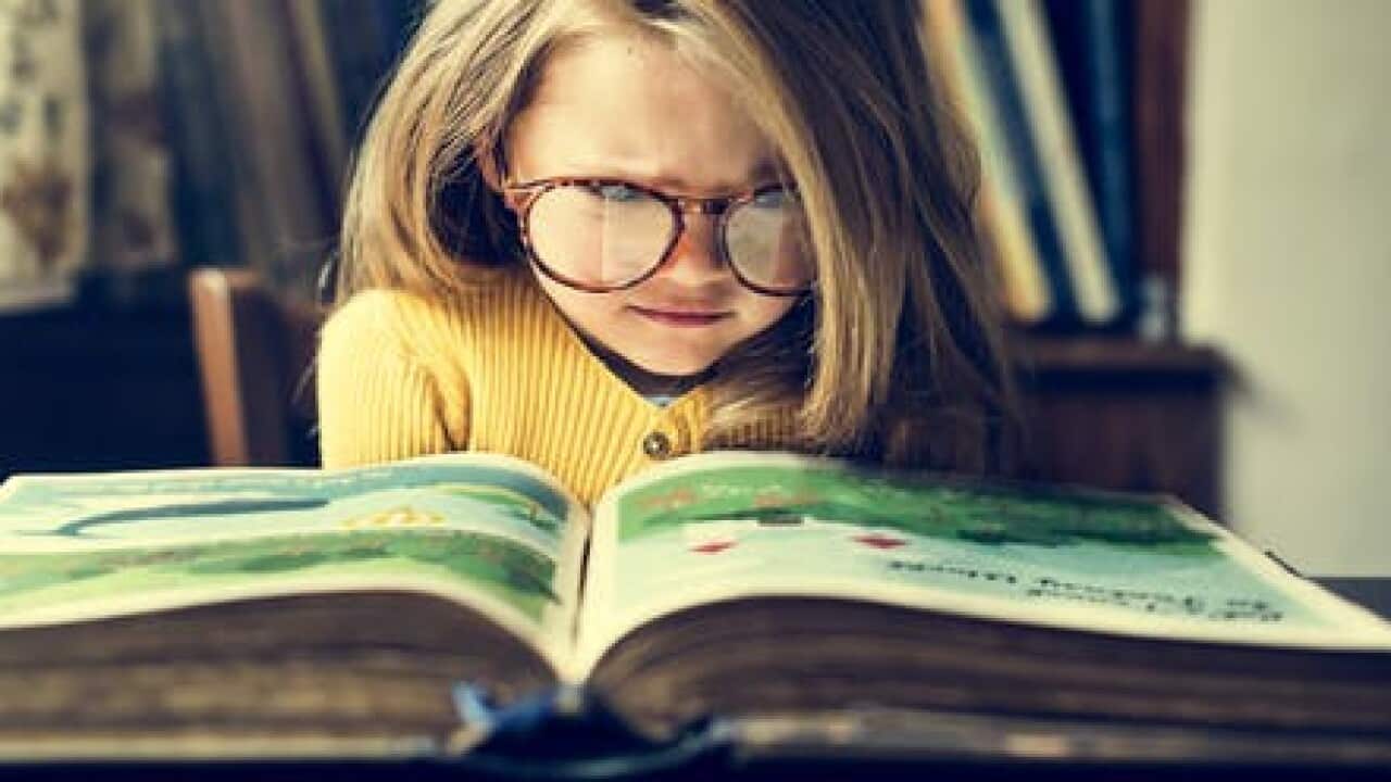 girls reading