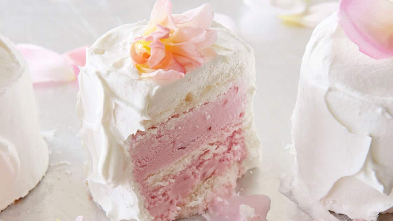 Strawberry ice-cream cupcakes