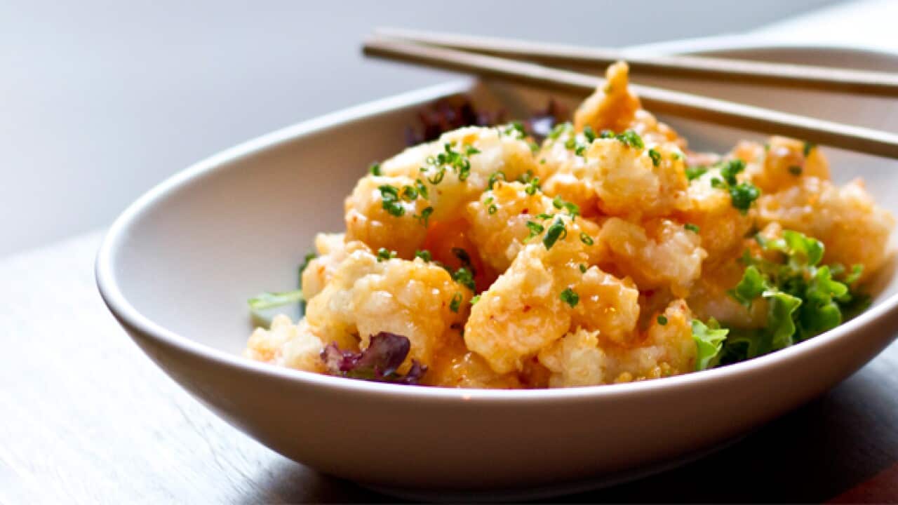 sake-popcorn-shrimp_596656867