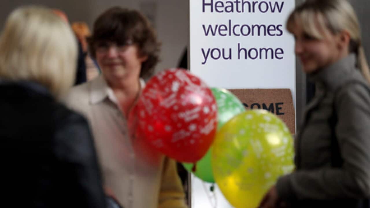 heathrow_arrivals_balloon_100422_B_getty_851923854