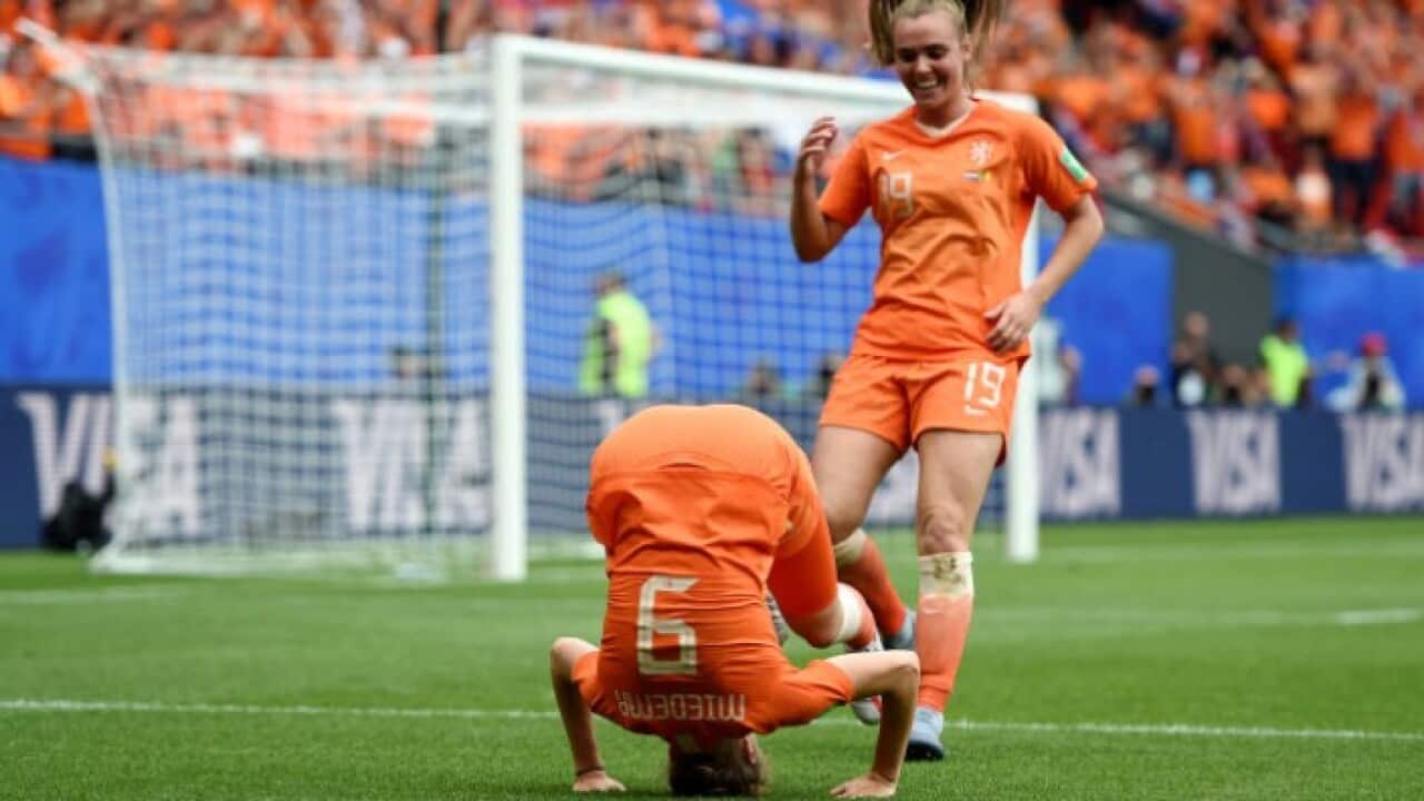 Netherlands players celebrates after beat Cameroon