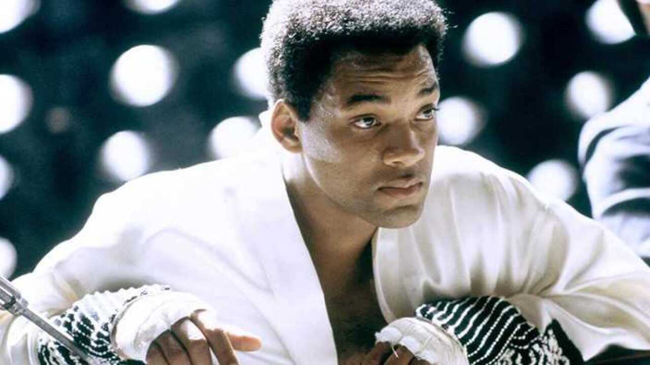 Alì - interpretato da Will Smith – va in onda sabato alle 22.35 su SBS