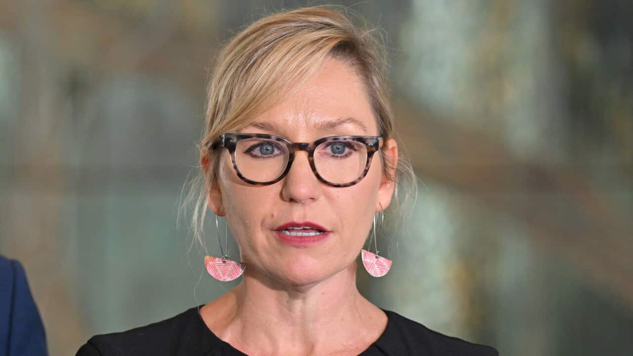 LARISSA WATERS GREENS PRESSER