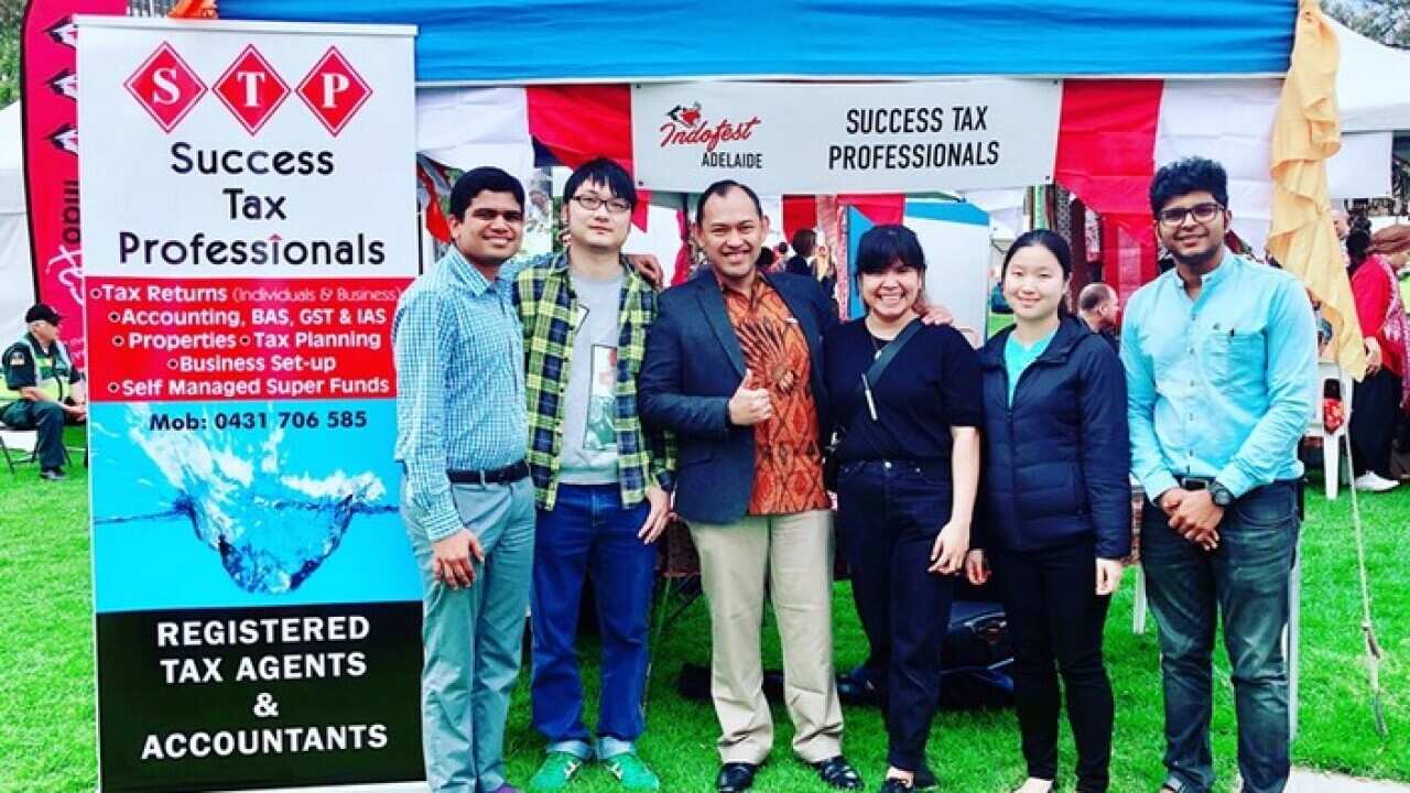 Andy Asiandi (3rd from left) from Success Tax Professionals at Indofest 2019 in Adelaide, April 2019.