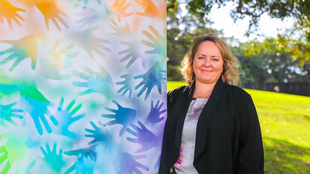 Artist Shannon Foster with 'Naba Gumal' ('Family and Friends').