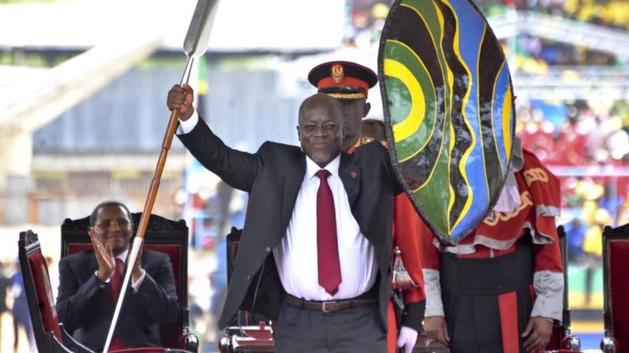 John Magufuli (centre)