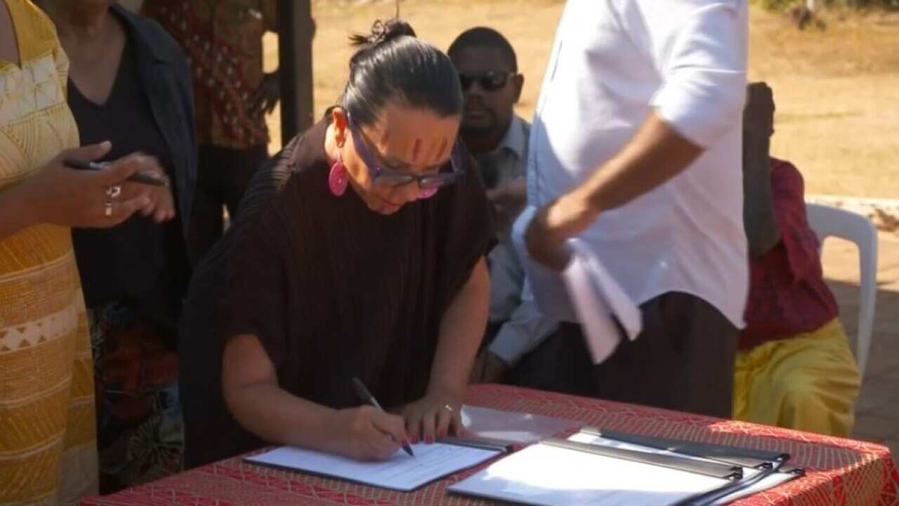 Minister for Indigenous Affairs Linda Burney signed housing agreement with NT Aboriginal Land Councils.