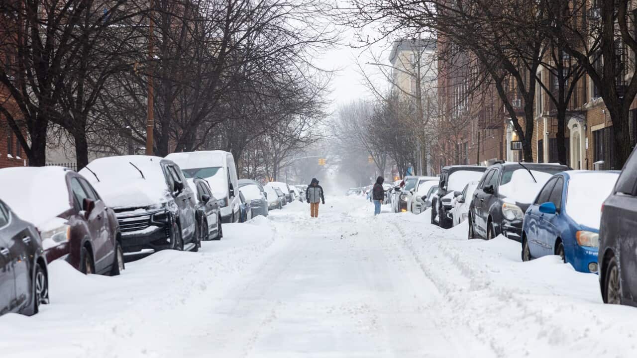 NY: Winter Storm Brings Heavy Snowfall to New York City