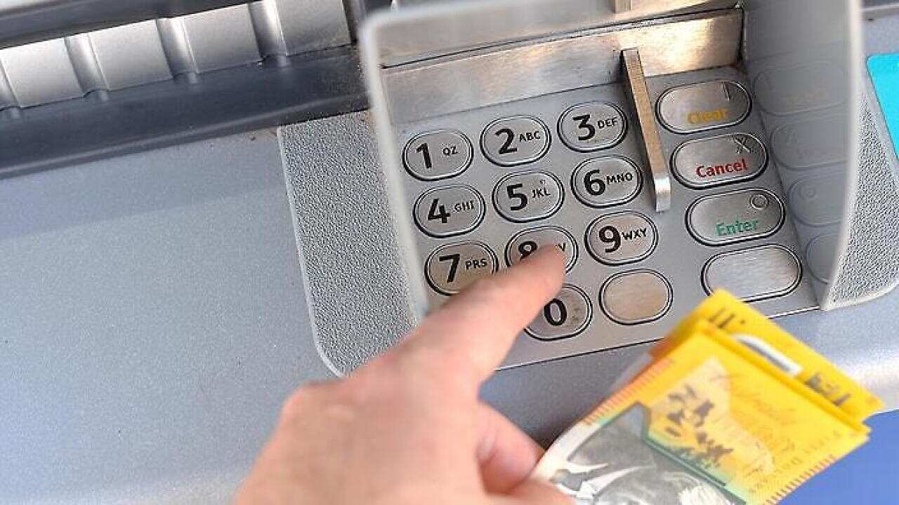 Australians' bank deposit at 10-year low