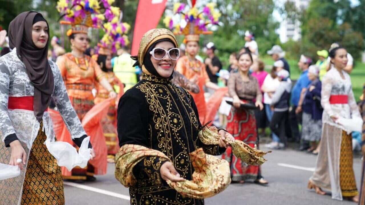 Nika Suwarsih (black top), participating in the annual Moomba parade in Melbourne, as a part of the Indonesian Community, 2019.