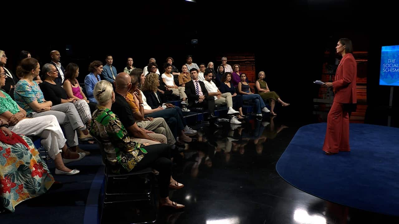 SOCIAL SCHISM_08.jpg