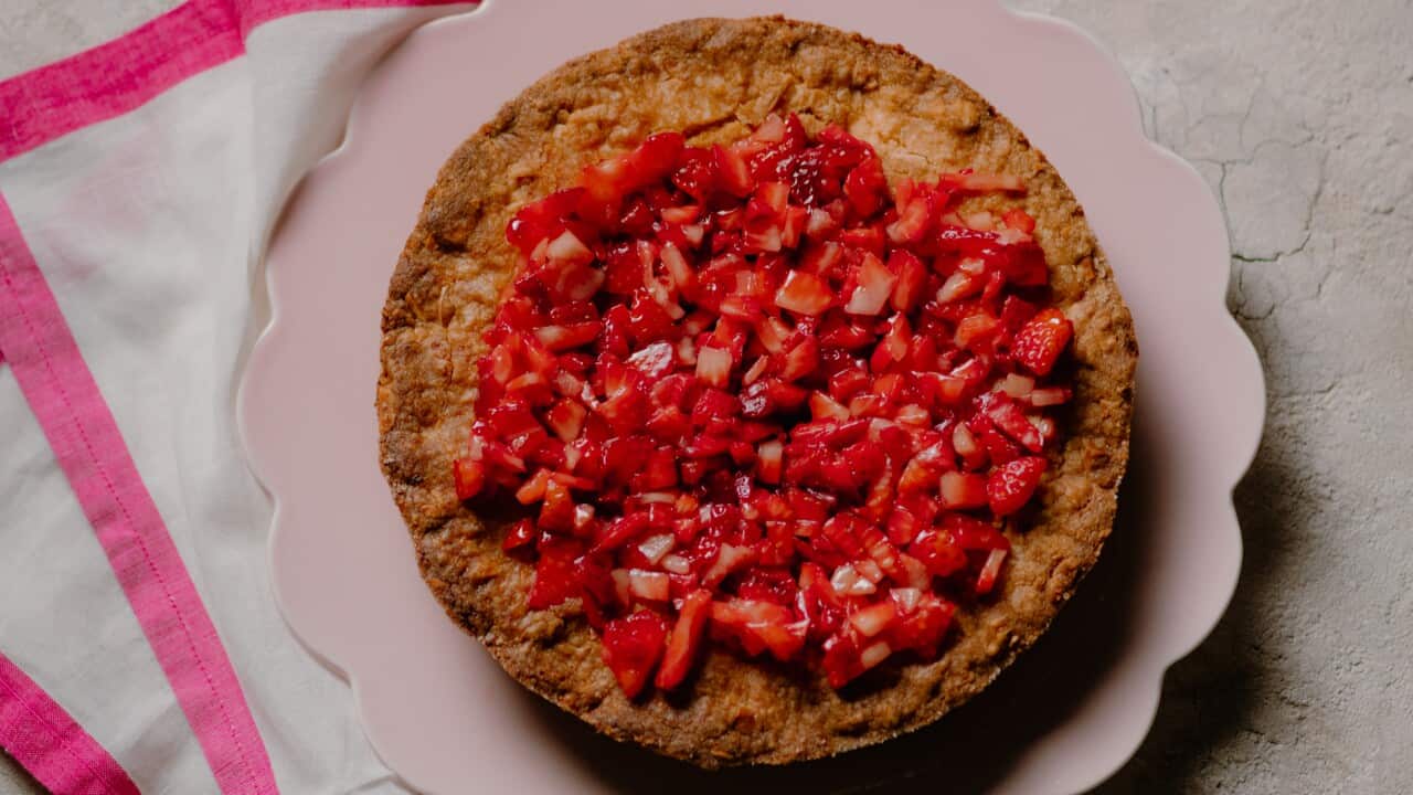 Rhubarb and strawberry crunch