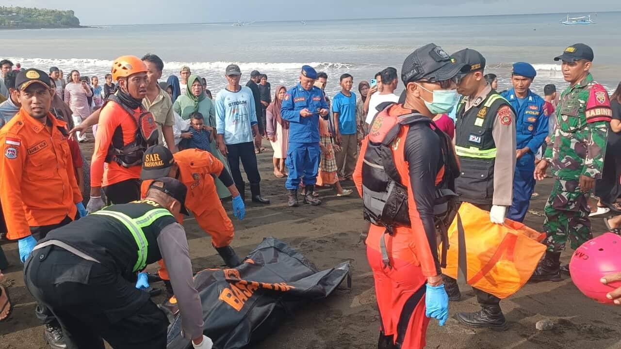 Ferry capsized and sank in the Bali strait
