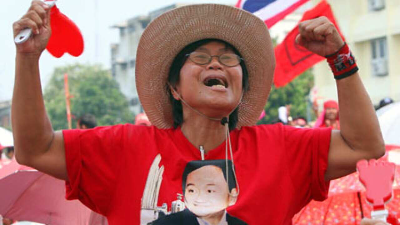 thailand_redshirt_woman_100318_B_ap_723424389