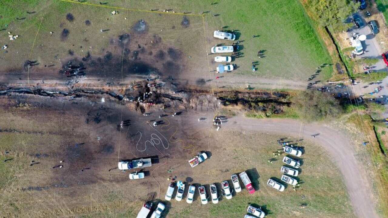 Así quedó el terreno después de la explosión del oleoducto en Tlahuelilpan, estado de Hidalgo, donde decenas de personas perdieron la vida y otras más se encuentran hospitalizadas