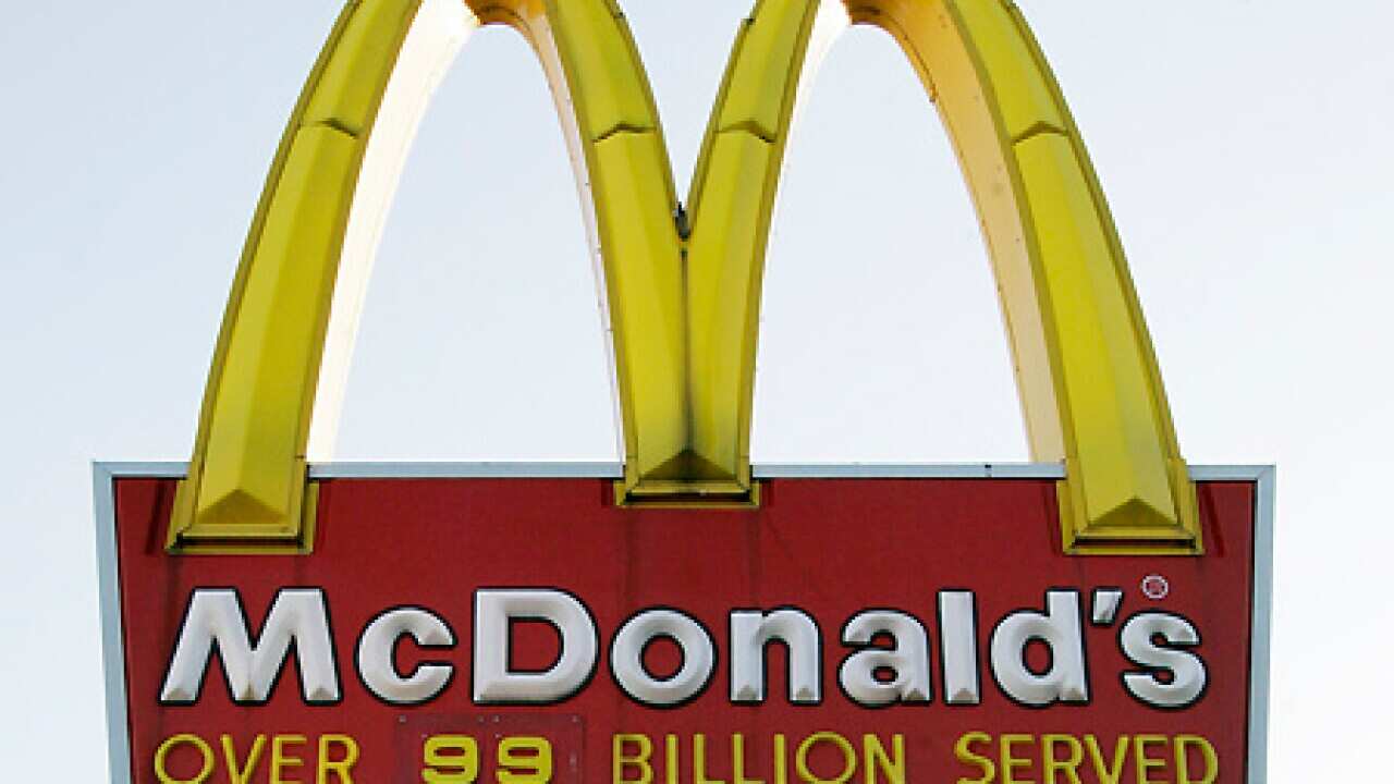 mcdonalds_sign_ap_aap_050309_B_2114388197